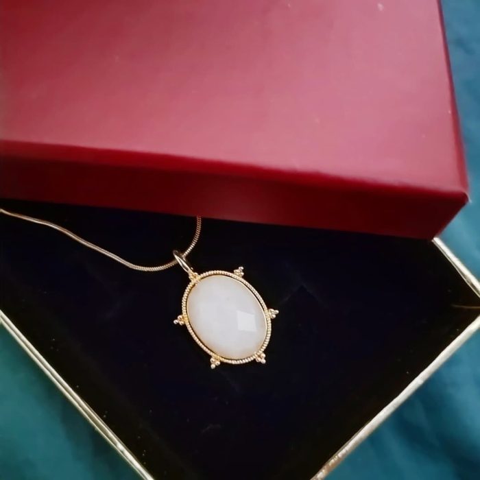 Oval Kolye Aytaşı Beyaz